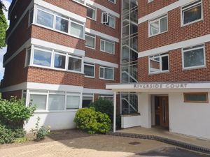 Riverside Court Entrance- click for photo gallery
